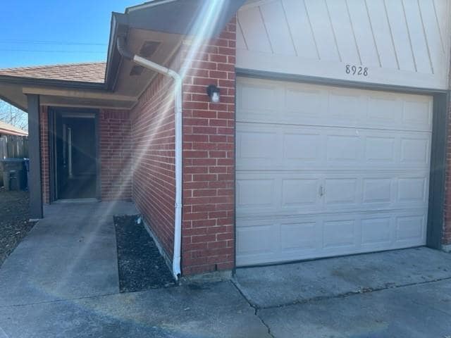 Building Photo - 8928 Greenmound Ave