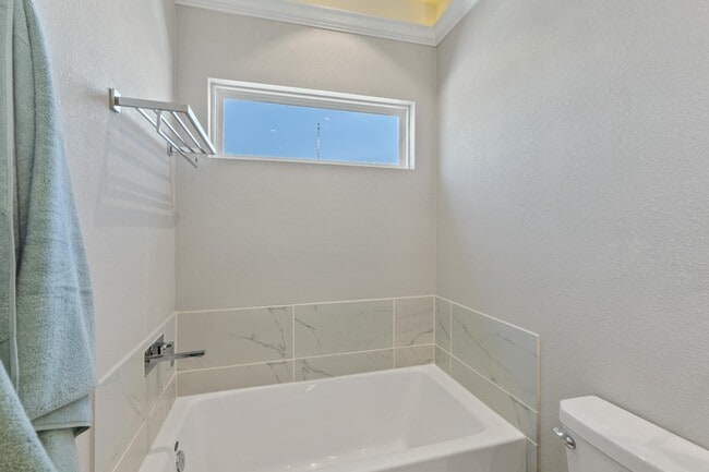 Primary Bathroom with Soaking Tub ( 4201) - West End Estates