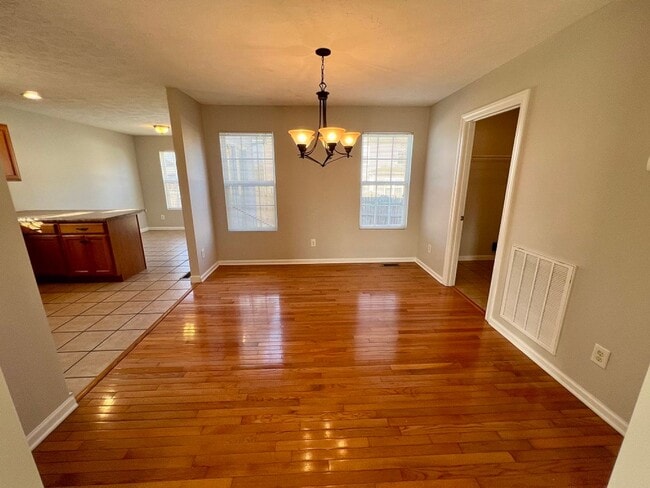 3313 Hamberton Cir