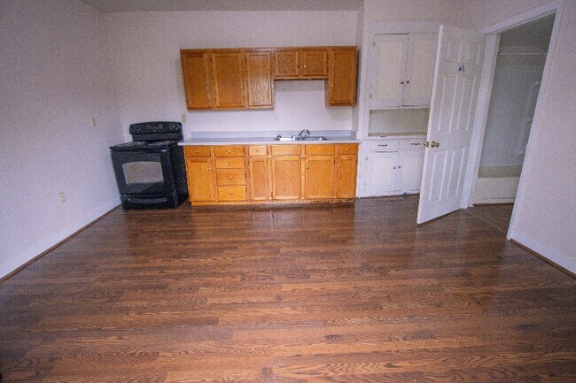 Photo - 510-512 Baltimore St Unit 512