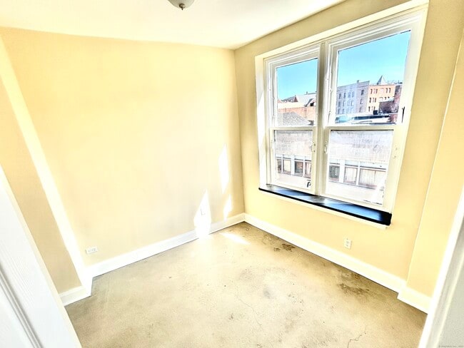 Photo - 77 Bank St Unit 3A