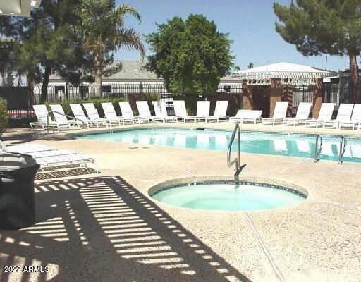 Photo - 2301 E University Dr