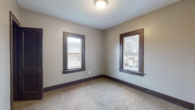 Photo - 236 Watson St