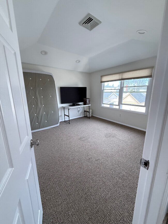 Photo - 132 Carle Rd Unidad 2