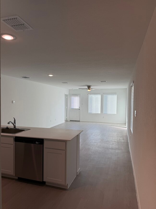 Photo - 563 River Run Wy