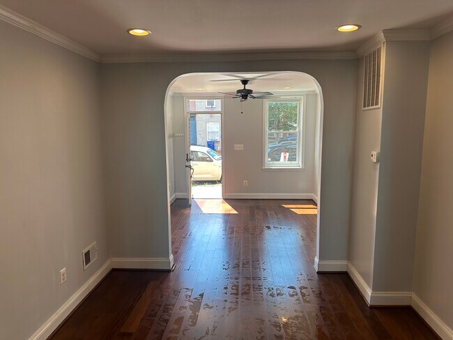 Photo - 413 S Washington St House