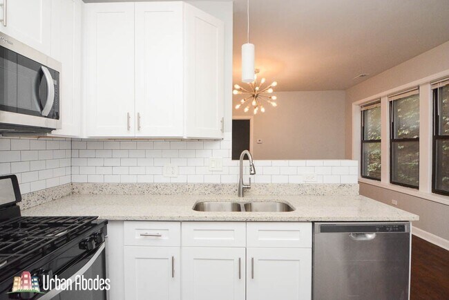 Photo - 3301 N Harding Ave Unit M05H