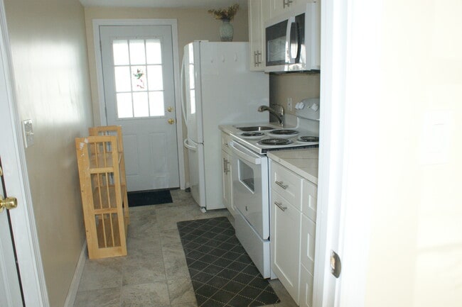 Photo - 18 Fayette Rd Unit 2