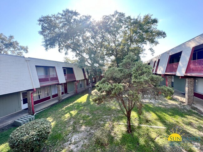 Building Photo - Charming 2 Bedroom Unit 214A Rental