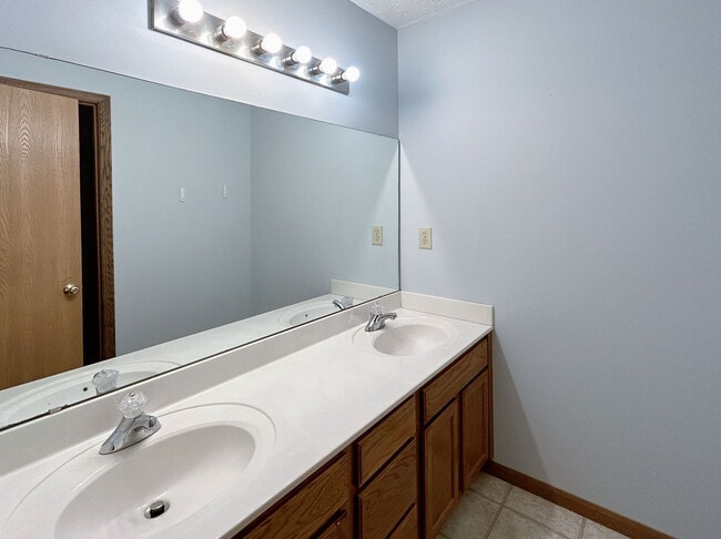2Br - Unit 4