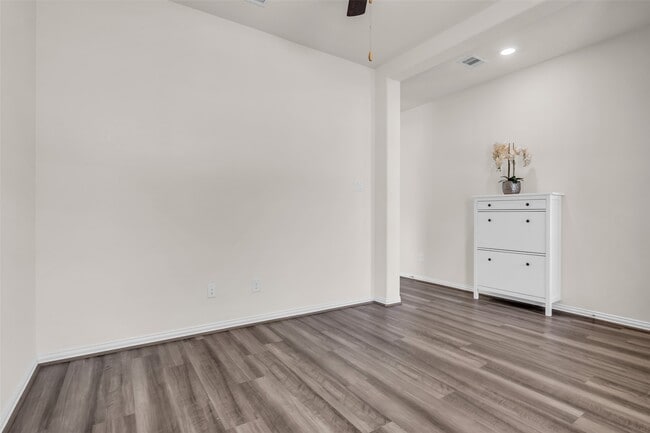 Building Photo - 28130 Aspen Horizon Dr