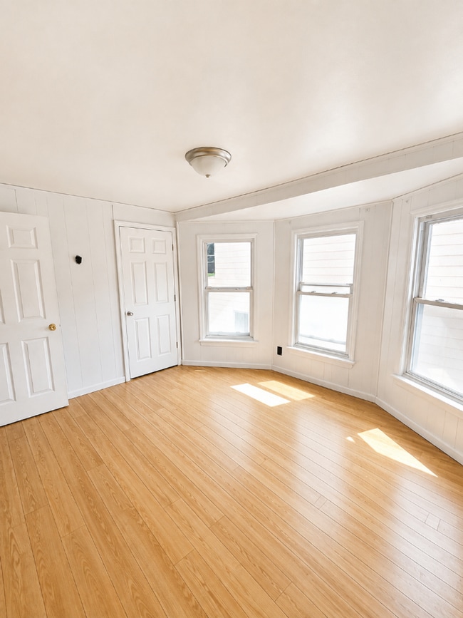 Photo - 623-625 Nott Street Unit 623-625 Nott St - 2