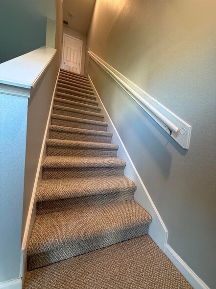 Photo - 128 Great Star Ct