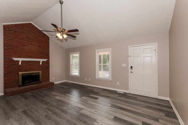 Photo - 925 Cameron Ct