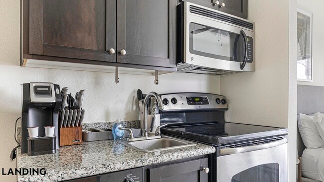 Photo - 1430 NW Pettygrove St Unit E308