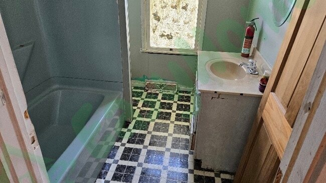 Photo - 500 W Colp Ave
