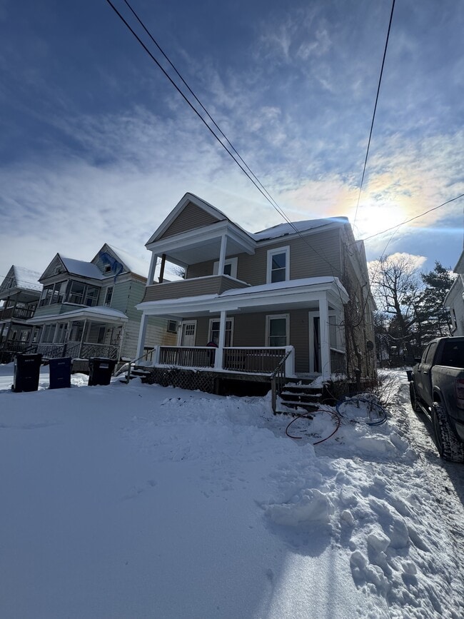 1647 W Onondaga St
