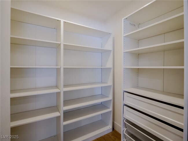 Building Photo - 3012 Bryant Ave