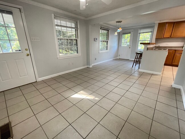 Photo - Sweet Retreat!  Updated 4br 2ba house w/ p...