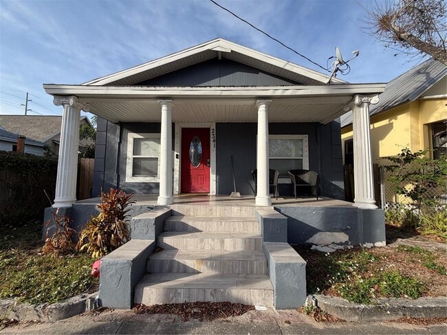 Photo - 2341 W Walnut St