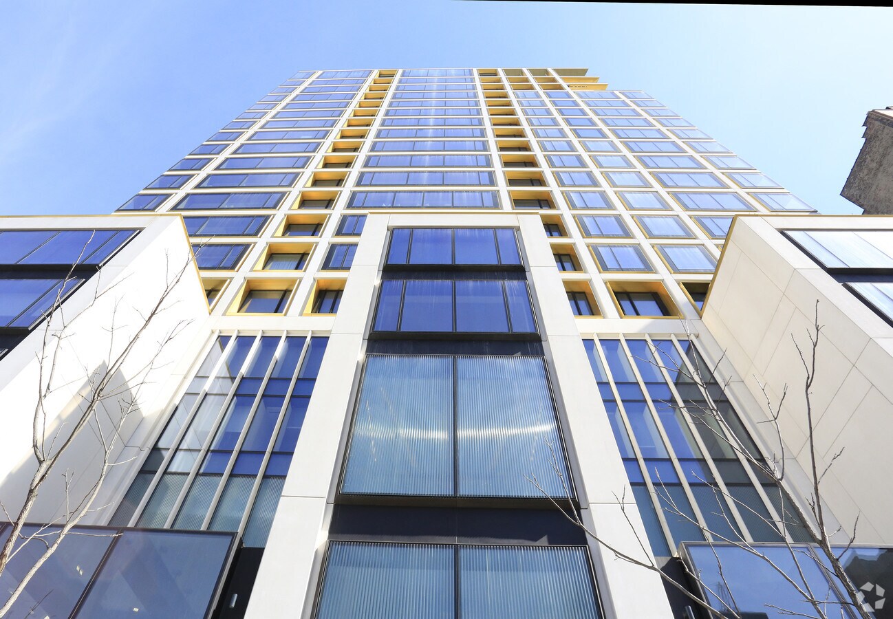 Photo - 551 W 21st St