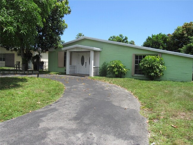 Building Photo - 6550 McKinley St Rental