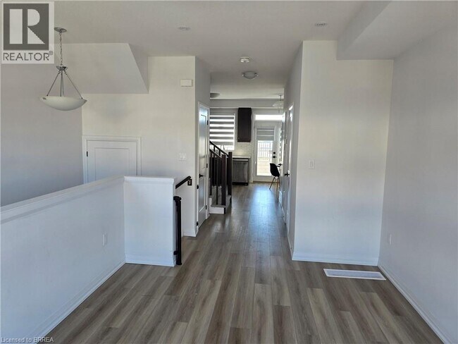 Photo - 55 TOM BROWN Dr