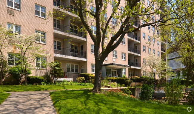 Photo - Executive House Apartments