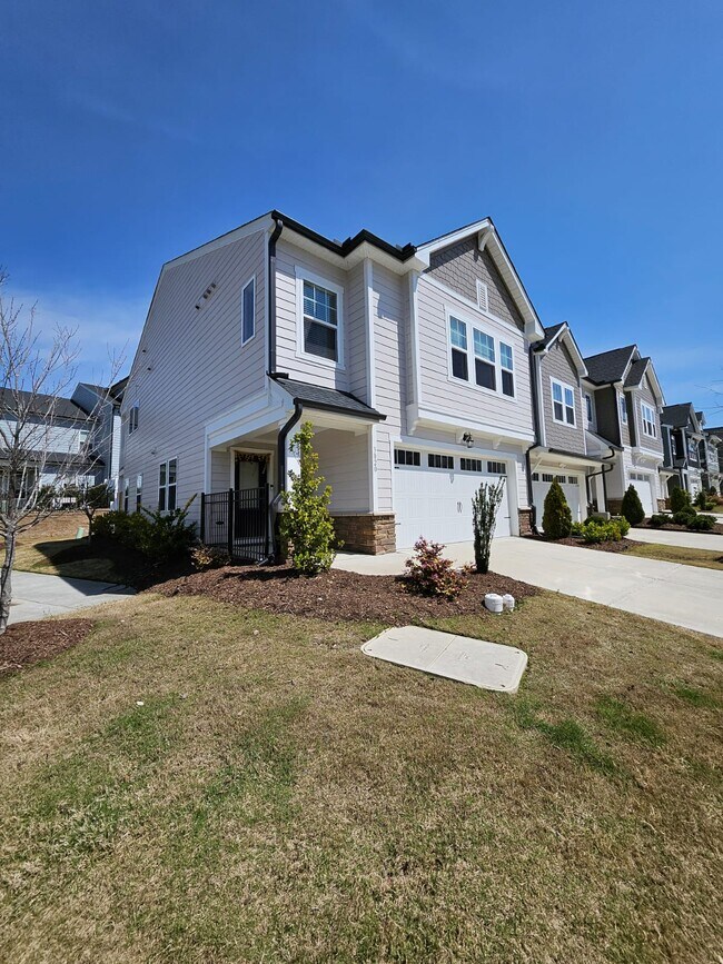 Photo - 3020 Dunnock Dr