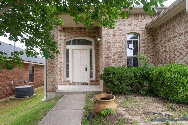 Photo - 516 Sweet Leaf Ln