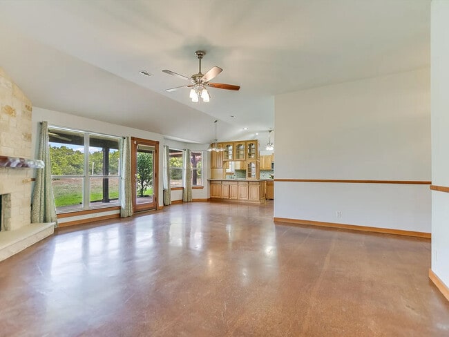 Photo - 1010 Foothills Dr