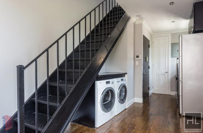 Photo - E 105TH ST. Unidad 21