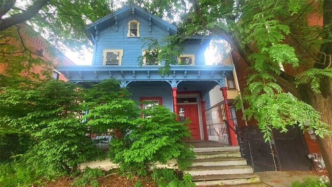 Building Photo - 216 Church St Rental