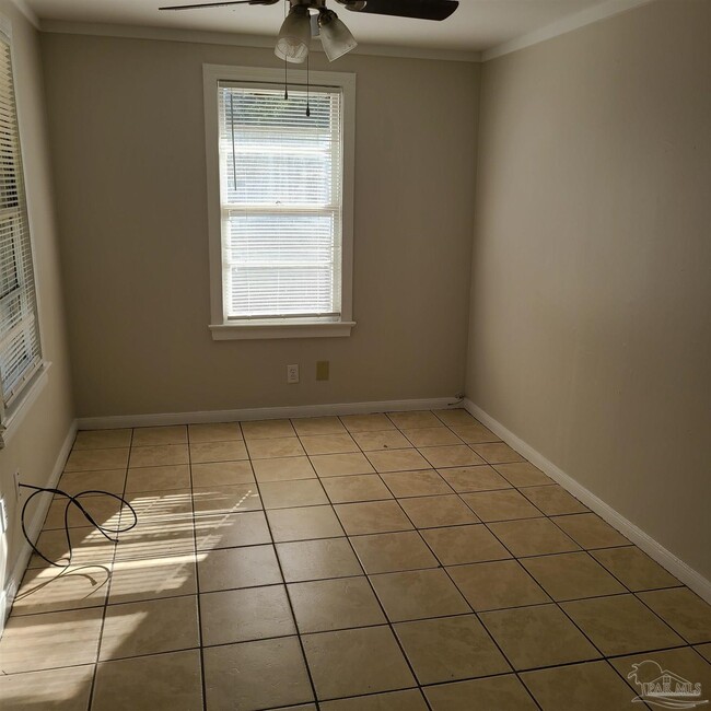 Photo - 3204 W Gadsden St