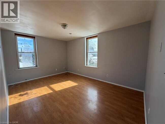 Photo - 571 Ontario St Unité 2