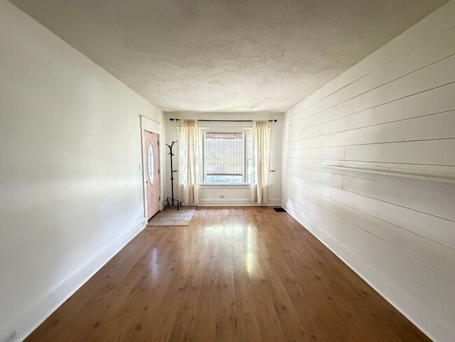 Photo - Spacious & Comfortable Two-Bedroom, and Bath House!