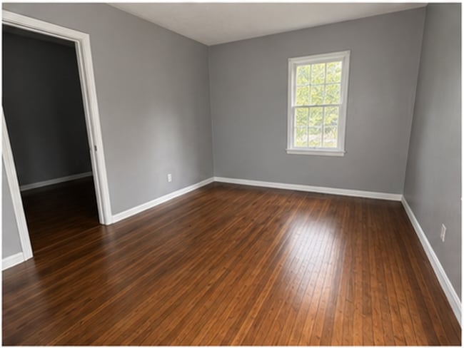Photo - 702 Lawyers Ln