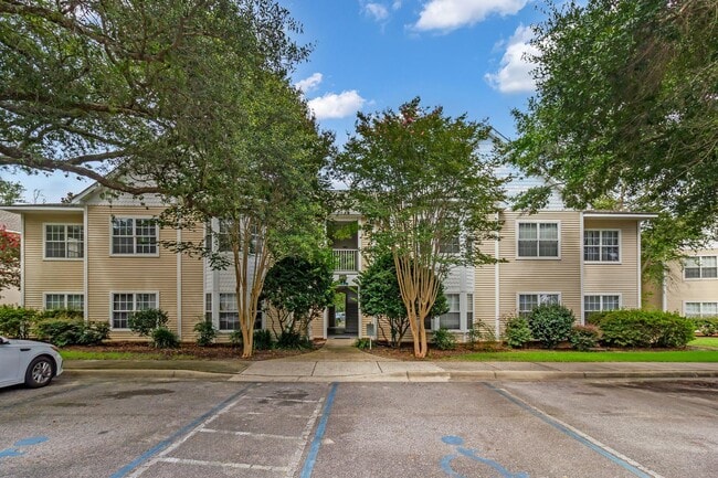 Building Photo - 1501 Partin Dr N Unit APT 109
