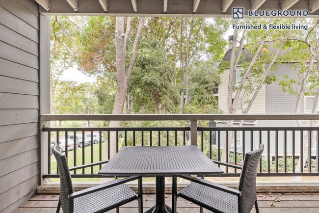 Photo - 600 Park View Dr Unidad FL2-ID1977