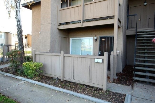 Photo - GREAT 1ST FLOOR CONDO