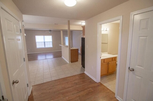 Photo - 1927 Center St