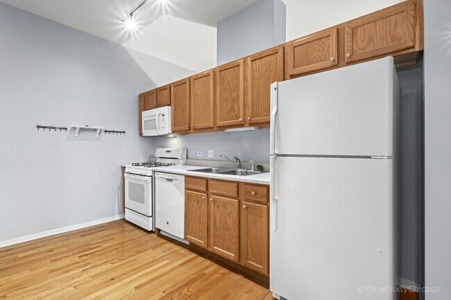 Photo - 208 W Washington St