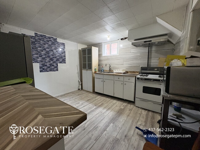 Building Photo - All-Inclusive 2-Bedroom Basement Apartment with 2 Parking Spaces – Niagara Falls Unit 2