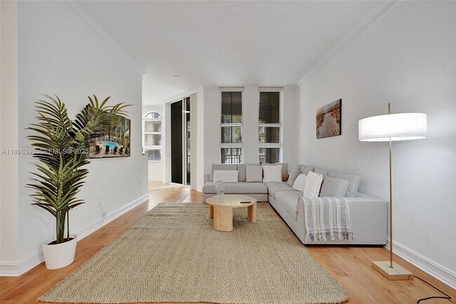 Building Photo - 3001 NE 185th St Unit 220