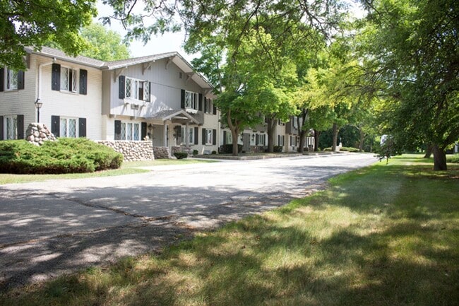 Photo - RENOVATED Upper 1 Bedroom 1 Bathroom Apart... Unit 45