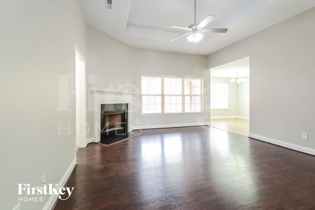 Photo - 460 River Crest Dr N