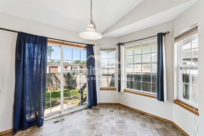 Photo - 5 N Hopper Dr