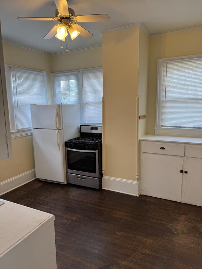 Building Photo - 1533 W Northwest Blvd Rental