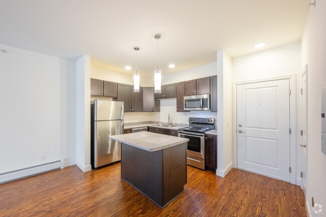 1BR, 1BA - 850SF - Kitchen
