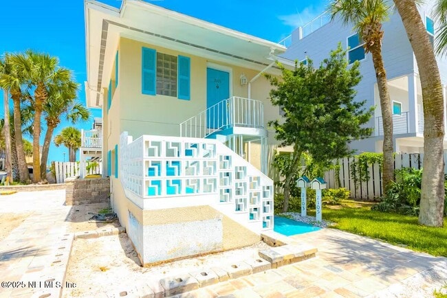 Building Photo - 2103 1st St S